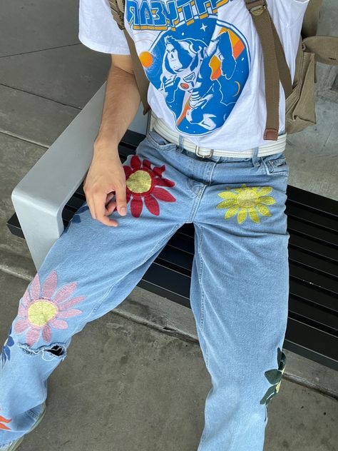 Summer Patchwork Jeans For Streetwear, Men Jeans Painting Ideas, Funky Jeans Mens, Aesthetic Denim Outfits Men, Flower Jeans Men, Hand Painted Denim Jeans For Streetwear, Custom Sweatpants, Cute Ripped Jeans, Flower Jeans