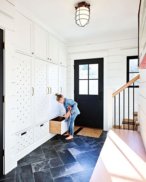 Martha Stewart on Instagram: “This modern mudroom at this Cape Cod home has shiplap walls, slate-tile floors, copper lights scored at the Brimfield Antique Flea…” Laundry Room Idea, Cape Cod House Interior, Modern Mudroom, Cape Cod Interior Design, Copper Lights, Modern Cape, Cape Cod Home, Slate Tile Floor, Cape Cod Vacation