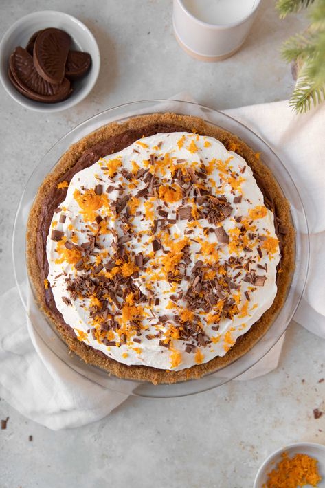 chocolate orange pie Christmas Chocolate Recipes, The Palatable Life, Palatable Life, Graham Cracker Butter, Orange Pie, Perfect Christmas Dessert, Chocolate Chip Pie, Fudge Pie, Making Chocolate