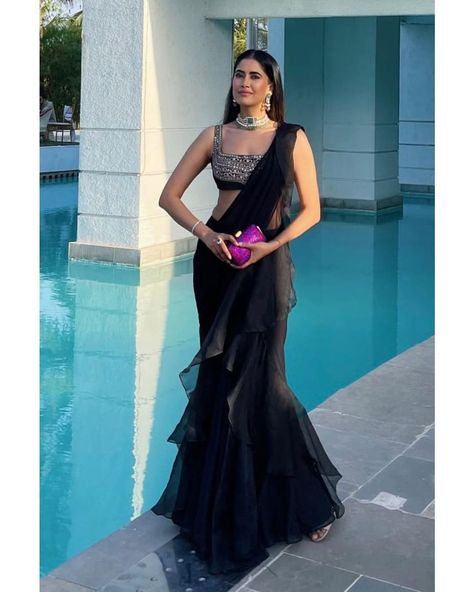 Riddhi Mehra Ruffle Saree, Ridhi Mehra Saree, Blouse For Black Saree, Black Cocktail Saree, Lehanga Idea, Black Drape Saree, Black Suit For Women Indian, Black Ruffle Saree, Graduation Saree