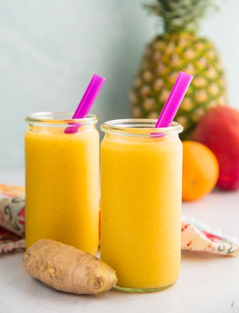 Vitamin C Bomb Smoothie Vitamin C Drinks, Low Sugar Smoothies, Strawberry Mango Smoothie, Ginger Smoothie, Easy Smoothie Recipes, Good Smoothies, Mango Smoothie, Fruit Smoothie Recipes, Smoothie Drinks