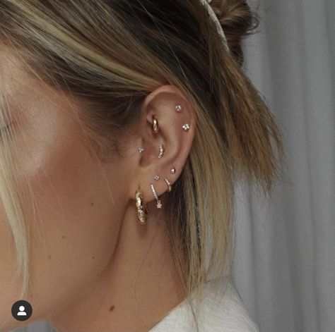 Kylie Jenner Ear Piercings, Kylie Jenner Piercings, Jamie Genevieve, Cool Ear Piercings, Cute Piercings, Earrings Inspiration, Ear Candy, Ear Piercing, Jewelry Inspo