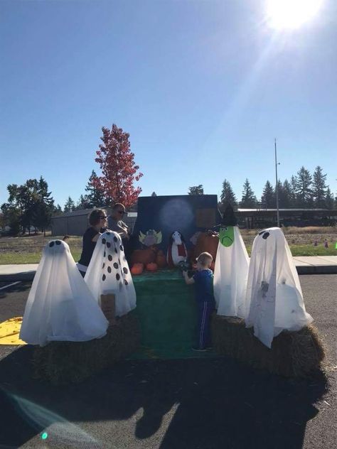 It’s A Great Pumpkin Charlie Brown Trunk Or Treat, Great Pumpkin Charlie Brown Trunk Or Treat, Charlie Brown Trunk Or Treat, Charlie Brown Halloween Party, Charlie Brown Pumpkin, Browns Game, Great Pumpkin Charlie Brown, Charlie Brown Halloween, Halloween Outside