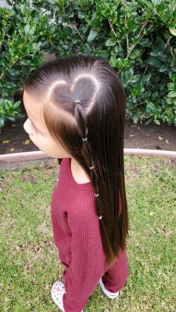 Heart Hairstyle Tutorial, Heart Hairstyle For Kids Easy, Heart Hairstyles, Heart Hairstyle, Ponytail Hairstyle Ideas, Valentines Hairstyles, Red Hair Accessories, Day Hairstyles, Valentine Hair