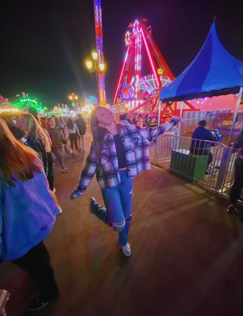 Guy Dancing At Carnival, Aesthetic Carnival, Fair Pics, Guy Dancing, Teen Aesthetic, Fair Pictures, Park Aesthetic, Fun Park, Fun Fair