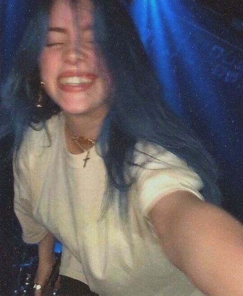 Pin by Lorena Fraser on Billie Eilish | Billie, Billie eilish, Aesthetic grunge Billie Eilish Blue, Billie Eyelash, Eyes Aesthetic, Wallpaper Sky, Ocean Eyes, Skin Structure, Aesthetic Couple, Models Makeup, Hair Color Blue