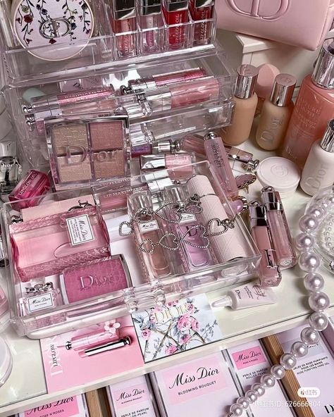 Koleksi Makeup, Makeup Collection Goals, Dior Lip Glow, Sephora Skin Care, Smink Inspiration, Fancy Makeup, Dior Makeup, Dior Beauty, Makeup Obsession