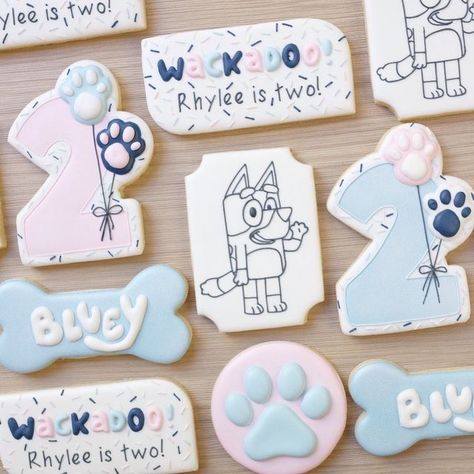 Bluey Cookies For Girl, Bluey Treats, Bluey Cookies, Fondant Biscuits, 2024 Cookies, Fiesta Bluey, Kids Cookies, Cookie Birthday, Cookie Cake Designs