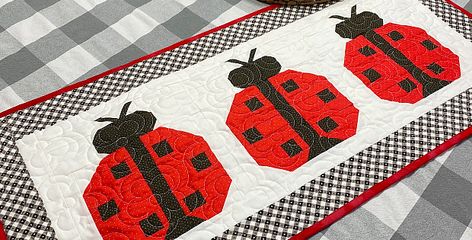 Ladybug Quilt Block Patterns Free, Ladybug Quilt Patterns, Ladybug Quilt Block, Ladybug Quilt, Quilting Digest, Beach Quilt, Ladybug Theme, Swap Ideas, Cottage Quilt