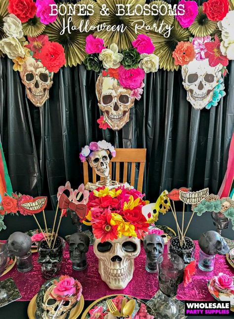 Dia De Los Muertos Party Ideas, Sugar Skull Party, Skull Birthday, Day Of The Dead Decorations, Fiesta Party Ideas, Day Of The Dead Party, Day Of The Dead Halloween, Disney Coco, Mexican Traditions