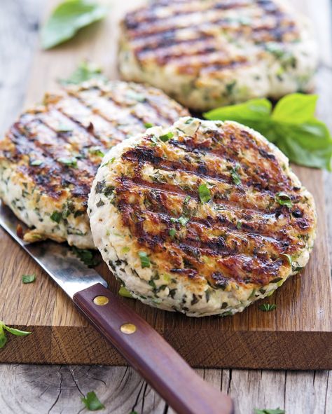 Greek Turkey Burgers, Turkey Burger Recipes, Turkey Dishes, Slim Fast, Turkey Burger, Hamburger Patties, Turkey Burgers, Green Goddess, Kebabs