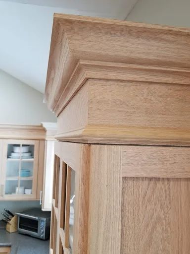 Farmhouse Cabinet Crown Molding, Stacked Crown Molding Cabinets, Kitchen Trim Ideas Moldings, Upper Cabinet Trim, Cabinet Crown Molding Ideas, Rustic Crown Molding, Crown Molding On Kitchen Cabinets, Kitchen Crown Molding, Crown Moulding Kitchen Cabinets