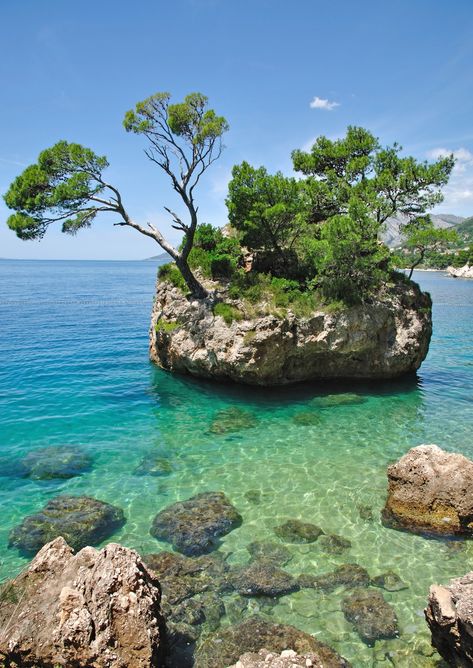 Punta Rata and Brela Beaches - Brela, Croatia Jelsa Croatia, Brela Croatia, Makarska Riviera, Best Photo Editing Software, Dalmatia Croatia, Croatia Beach, Magic Places, Croatia Travel, Olive Gardens