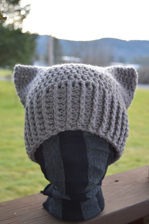 PATTERN - PDF DOWNLOAD - Crochet No-Sew Square Cat Hat Adult Size by JenMadeThatHat on Etsy https://www.etsy.com/ca/listing/508791667/pattern-pdf-download-crochet-no-sew Crochet Cat Beanie Free Pattern, Crochet Square Hat, Cat Crochet Hat, Crochet Cat Ear Hat, Stitches Pattern, Ear Hat, Cat Ears Hat, Crochet Cape, Crochet Hack