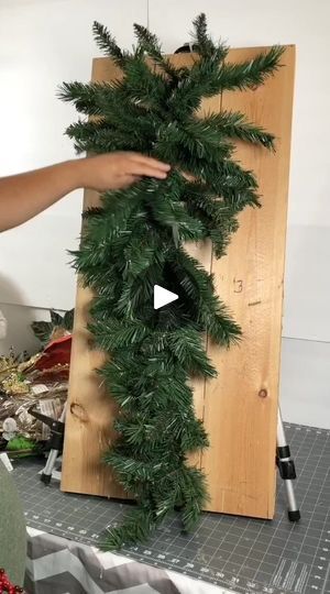 How To Make Christmas Swags, White Christmas Swags Ideas, Diy Christmas Swag How To Make, Christmas Door Swags Diy, Christmas Swags Diy, Christmas Teardrop Swags, Christmas Swags For Front Door, Christmas Door Swags, Christmas Swags Ideas