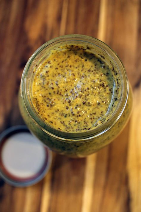 Deli Mustard Recipe, Brown Mustard Recipe, Pesto Bread, Homemade Mustard, Grainy Mustard, Mustard Recipe, Spicy Mustard, Canned Food Storage, Spicy Brown Mustard