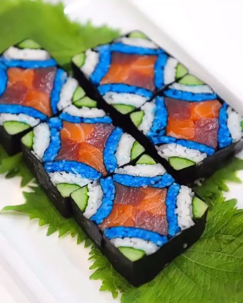 Coffee House Food, Rice Bites, Resep Sushi, Sushi Ideas, Sushi Recipes Homemade, Sushi Boat, Japanese Food Illustration, Japanese Food Sushi, Japanese Food Art