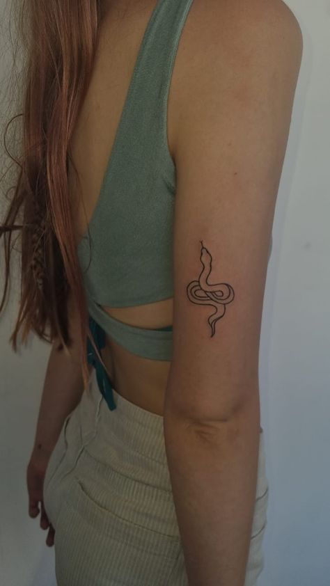 Cartoon Snake Tattoo, Snake Outline Tattoo, Little Snake Tattoo, Snake Outline, Cartoon Snake, Outline Tattoo, Snake Tattoo, Cute Tattoos, Tatting