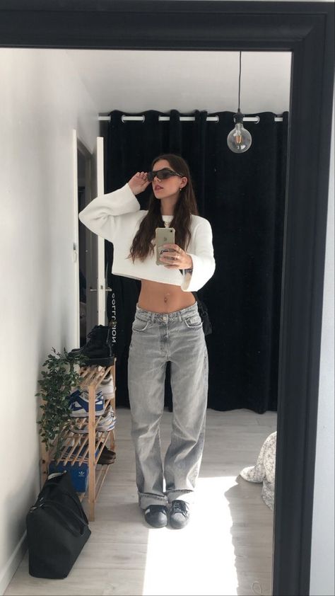 Superstar Black Outfit, Black Adidas Superstar Outfit, Rock Your School, Adidas Superstar Outfit, Superstar Outfit, Adidas Superstar Black, Look Legging, School Look, Viral On Tiktok