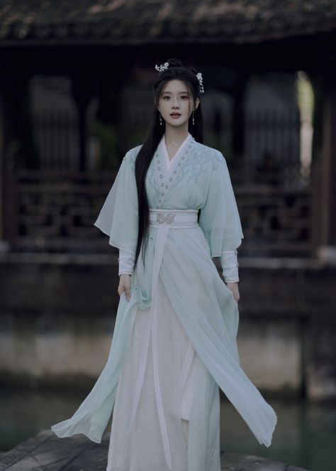 Chinese Princess Dress, Asian Traditional Clothes, Chinese Fancy Dress, Traditional Asian Dress, Chinese Traditional Costume, Chinese Traditional Dress, Ancient Chinese Dress, Ancient Chinese Clothing, Face Swap