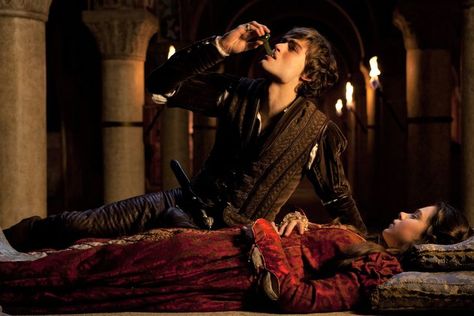 Romeo Montague & Juliet Capulet in "Romeo & Juliet" (2013) Romeo Montague, One Pun, Juliet Capulet, Teaching Shakespeare, Watch Gilmore Girls, Douglas Booth, Shakespeare Plays, Gothic Romance, Human Soul