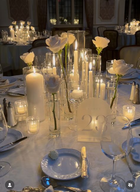 Roses And Candles, Round Wedding Tables, Flowers And Candles, Black And White Wedding Theme, White Roses Wedding, White Wedding Theme, Dream Wedding Decorations, Wedding Planning Decor, Wedding 2025