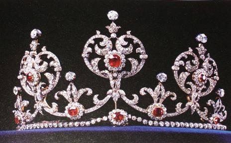 The Queen of Sweden Ruby Tiara Festoon Tiara, Ruby Tiara, Royal Family Jewels, Royal Crown Jewels, Royal Christmas, Pearl Tiara, Royal Tiaras, King Edward, Diamond Tiara