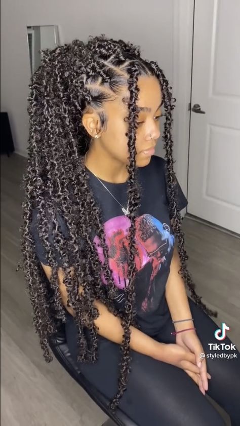 Styles With Butterfly Locs, Butterfly Locks Long, Butterfly Locks Hairstyle, Hair Styles For Black Girls Braids Ideas, Long Butterfly Locs With Color, Large Faux Locs, Pink Butterfly Locs, Butterfly Loca, Passion Locs