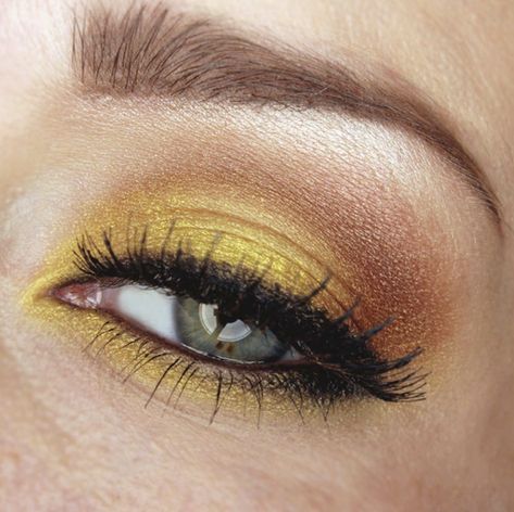 #art #picture #lipstick #makeup #skincare #eye #eyemakeup #trending #eyeshadow #eyepencil #mascara #eyeliner Yellow Eye Makeup, Yellow Makeup, Mascara Eyeliner, Makeup Aesthetic, Eye Pencil, Yellow Eyes, Lipstick Makeup, Aesthetic Makeup, Makeup Skincare