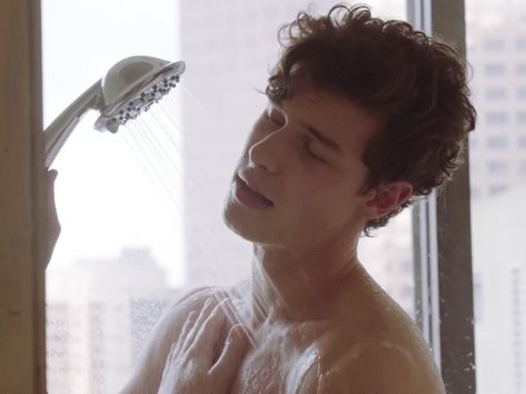 Shower Singing Aesthetic, Singing Aesthetic, Shawn Mendes Lockscreen, Shower Aesthetic, Shawn Mendes Shirtless, Shawn Mendes Quotes, Shawn Mendes Lyrics, Shawn Mendes Concert, Shawn Mendes Funny