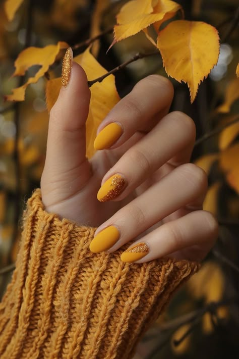 Autumn Yellow Nails, Yellow Nails Fall, Fall Yellow Nails, Yellow Fall Nails, Beautiful Fall Nails, Classic Red Nails, Fall Nails Ideas, Elegant Manicure, Welcome Autumn