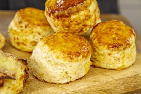 Cheese Scones Masterclass | James Martin Chef Mary Berry Cheese Scones, Mary Berry Scones, Berry Scones Recipe, Aga Recipes, Baking Friends, Saturday Kitchen Recipes, Cheese Scone Recipes, James Martin Recipes, Berry Scones