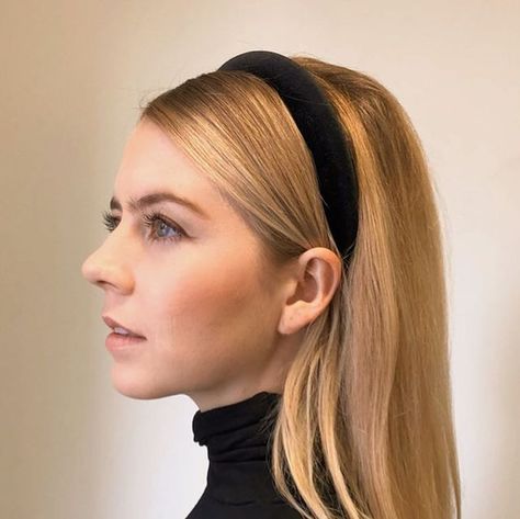 Side Part Headband, Black Headband Hairstyles, Black Head Band, Second Day Hair, Black Hair Band, Bridgette Bardot, Second Day Hairstyles, Black Headband, Velvet Headband