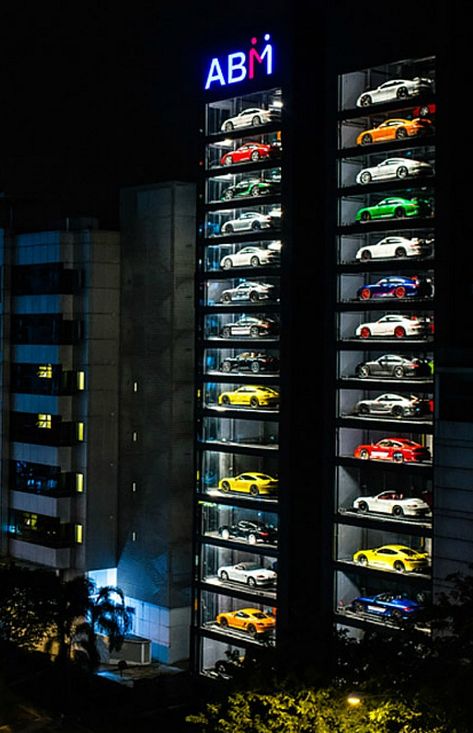 Parking Plan, Diecast Cars Display, Hot Wheels Room, Car Showroom Design, Hot Wheels Display, Luxury Garage, Cheap Ideas, Car Showroom, Interior Plants