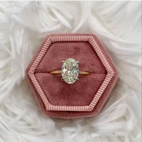 Ring Aesthetic, Future Engagement Rings, Dear Future Husband, Dream Engagement, Dream Engagement Rings, Trik Fotografi, Oval Ring, Wedding Goals, Jewelry Lookbook