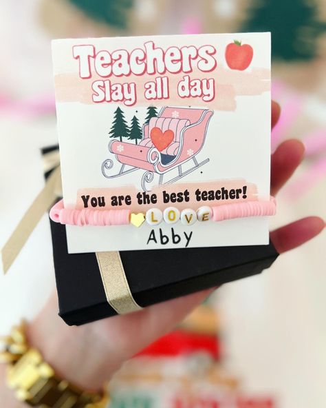 Classroom Keychains, Teacher Holiday Gift Ideas, Gold Love Bracelet, Teacher Holiday Gifts, Teacher Christmas Gift, Slay All Day, Bracelet Love, Personalized Teacher Gifts, Personalized Acrylic