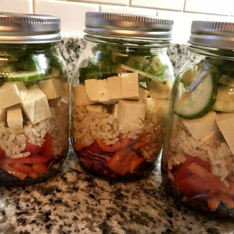 Deconstructed Sushi Bowl - Mason Jar Salad - Andrea Docherty Nutrition Deconstructed Sushi Bowl, Deconstructed Sushi, Mason Jar Lunch, Soy Dressing, Mason Jar Salads, Clean Lunches, Jar Meals, Jar Salads, Jar Salad