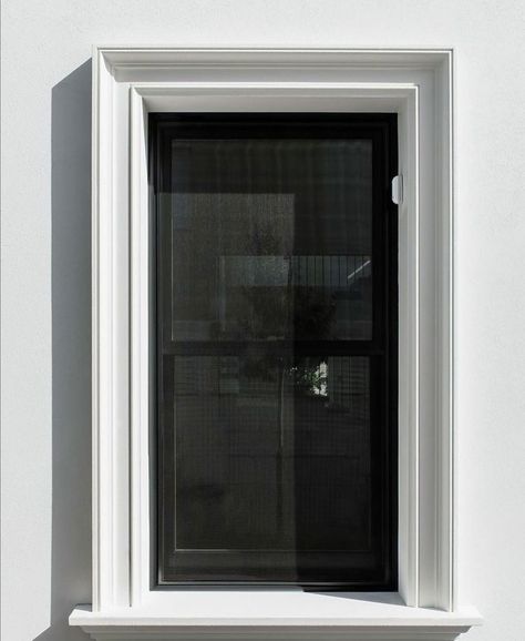 Window Moulding Ideas Exterior, Window Detail Architecture, Exterior Window Molding, Front Window Design, House Pillars, Luxury Powder Room, Modern Window Design, Industrial Bedroom Design, Compound Wall Design