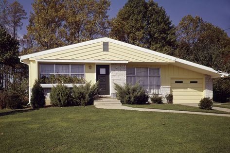 Proof that some details (like contrasting trim!) never go out of style. Classic Shutters, Clapboard Siding, Cape Cod Style House, 1950s House, Home Stuck, Cottage Style Homes, Dutch Door, Red Barns, Door Color