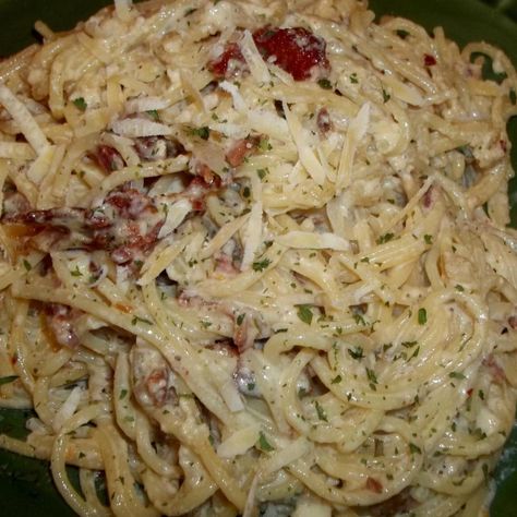 Creamy Bacon Pasta Carbonara Pasta Bacon, Carbonara Recipe, Pasta Carbonara, Bacon Pasta, Carbonara Pasta, Spaghetti Carbonara, The Leftovers, Fettuccine Alfredo, Sauce Tomate