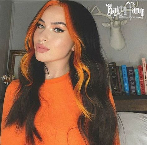 BATTY FANG SALON & SPA on Instagram: “🍊 Orange money piece 🍊 • • By- @tatumallure • • #hair #haircolor #hairstyles #hairtransformation #schwarzkopfprofessional #schwarzkopfusa…” Front Piece Of Hair Dyed, Orange Money Piece, Money Piece Hair, Bleached Bangs, E Girl Hair, Orange Highlights, Girl Hair Colors, Hair Color Streaks, Money Piece