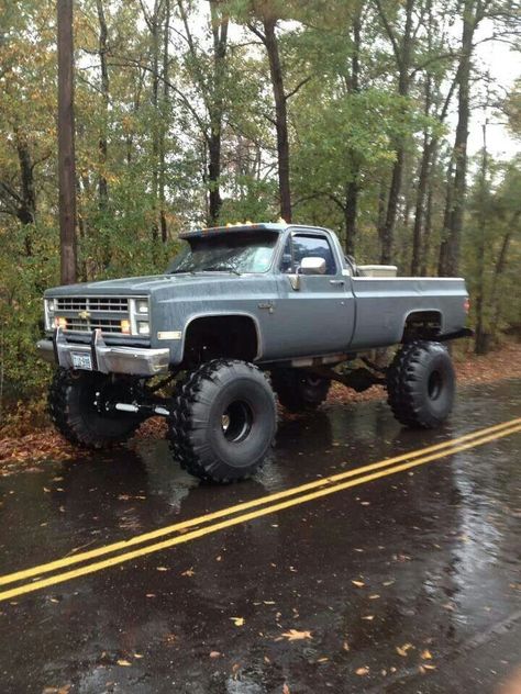 Lifted Square Body Trucks, Big Chevy Trucks, Squarebody Truck, Jacked Up Truck, Country Trucks, Hot Trucks, Trucks Lifted Diesel, Dream Trucks, Old Ford Trucks