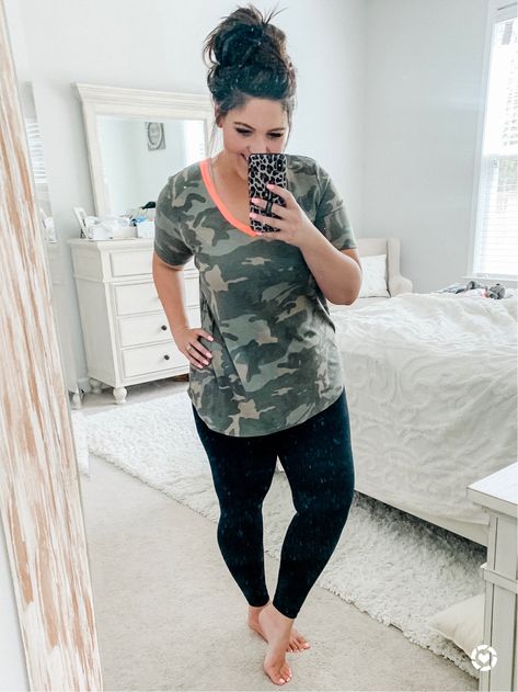 Cute Fall Outfits With Leggings, Outfits With Leggings Plus Size, Fat Girls Outfit Ideas, Plus Size Leggings Outfit, Fall Outfits With Leggings, Plus Size Athleisure Outfits, Plus Size Legging Outfits, Outfit Ideas Comfy, Girls Outfit Ideas