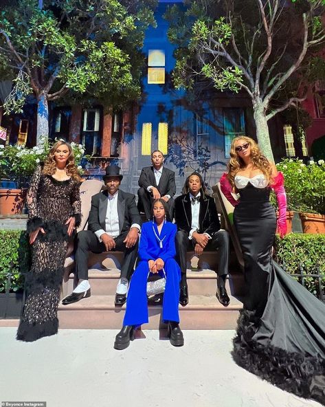 Richard Lawson, Art Gala, Beyonce Instagram, Blue Ivy Carter, Beyonce Style, Beyoncé Giselle Knowles-carter, Beyoncé Giselle Knowles, Beyonce And Jay Z, Online Photo Gallery