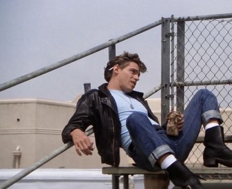 Jeff Conaway as Kenickie in a scene from the Paramount musical 'Grease', 1978. #grease #1978 #kenickie #kenickiemurdoch #jeffconaway Kenickie Grease, Kenickie Murdoch, Danny Zuko Grease, Jeff Conaway, Greaser Aesthetic, Grease 1978, Grease Movie, Grease Is The Word, Grease Musical