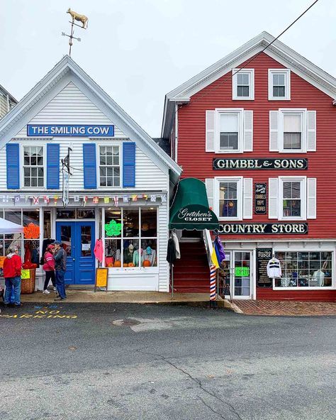 Boothbay Region in 48 Hours - The Maine Mag Boothbay Harbor Maine, Rocky Coast, Rainy Afternoon, Boothbay Harbor, Maine Vacation, Harbor House, Maine Coast, Friday Evening, Pedestrian Bridge