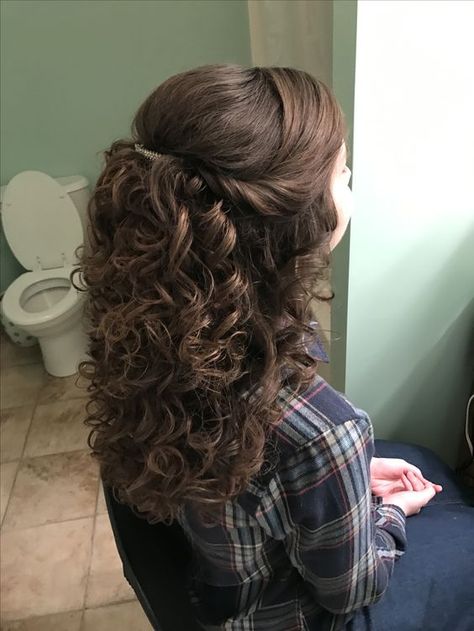 Half Down Curly Hairstyles, 1800s Hairstyles, Half Up Half Down Curly, Down Curly Hairstyles, Victorian Hairstyles, Hair Flow, Hair Extensions Best, Sleek Ponytail, Hair Stylist Life