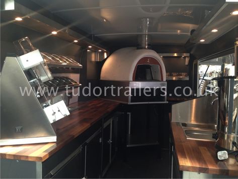 Food Truck Design Interior, Food Truck Interior, Mobile Pizza Oven, Foodtrucks Ideas, Pizza Vans, Pizzeria Design, Pizza Food Truck, Bar Mobile, Pizza Truck