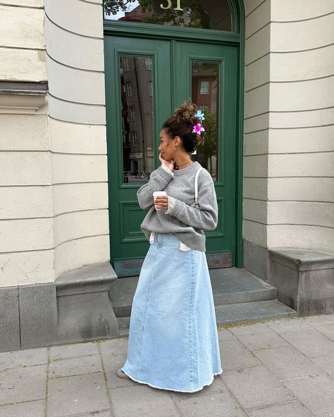 AMAKA on Instagram: “few more photos from stockholm!!!🐬 . . . . . #summerlook #summerstyle #vacationwear #tenuedujour #maxiskirt #denimlover #summeroutfit…” Modest Teacher Outfits, Maxi Jean Skirt Outfits, Amaka Hamelijnck, Modest Work Outfits, Spring Attire, Summer Office Outfits, Jean Skirt Outfits, Church Fits, Mood Clothes