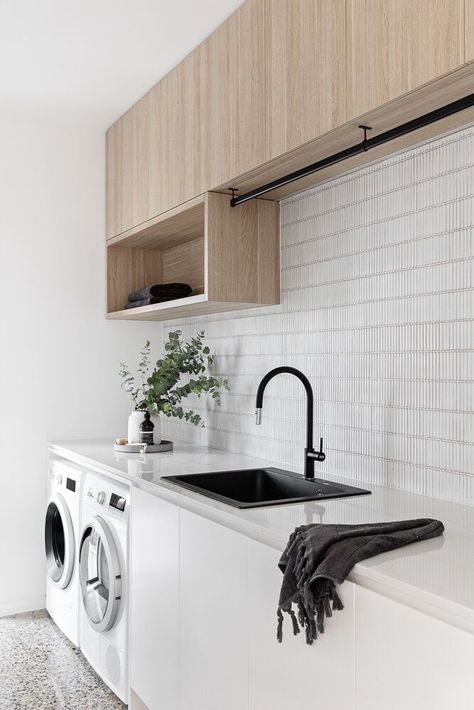 Dröm Hus Planer, Laundry Makeover, Dream Laundry Room, Laundry Room Layouts, Laundry Room Renovation, Laundry Design, Modern Laundry Rooms, Casa Country, Laundry Room Remodel